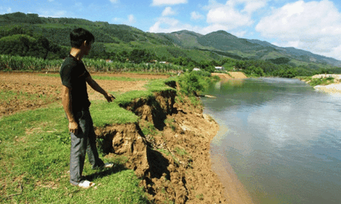 Tuyên Quang: Dân bất an vì sạt lở bờ sông Phó Đáy (Sơn Dương)