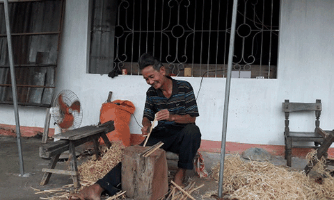 Độc đáo… đũa cau rừng 