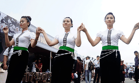 Đằm thắm phụ nữ vùng cao Tây Bắc