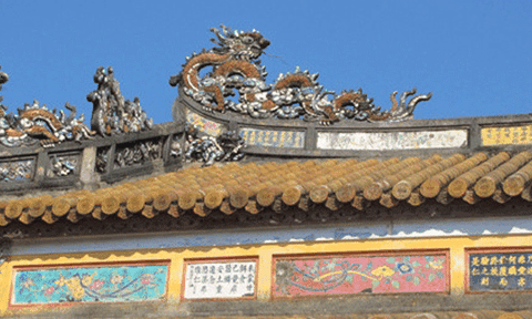 Độc đáo thơ trên di tích ở cố đô Huế