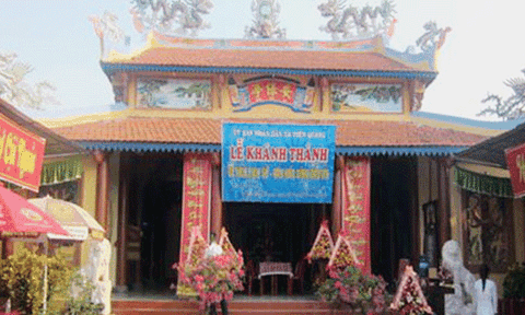 Hai câu đối ở đình làng Bảo An