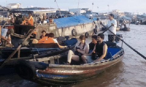 Tôi đi chợ nổi