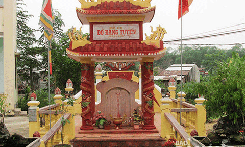 Năm lần tự tử để giữ trọn khí tiết