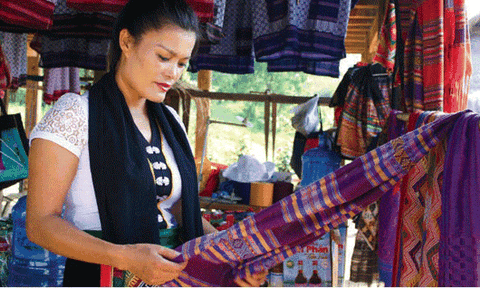 Người giữ lửa cho ngôi nhà sàn Thái