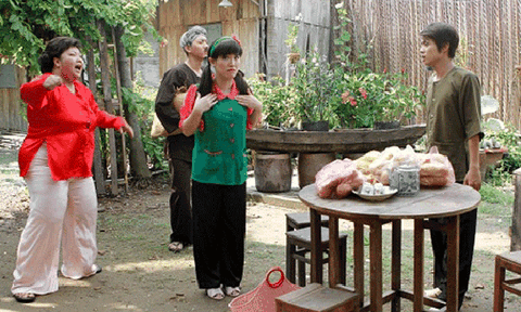 Kiều Linh bị “chồng” ghen vì trai đẹp 