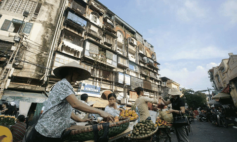 Chùm ảnh: "Chốn ngủ" của những lao động nghèo dưới gầm cầu Long Biên