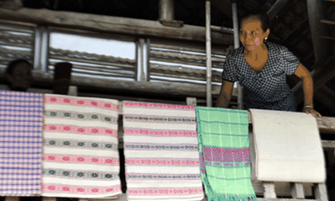 Lay lắt nghề dệt thổ cẩm làng Chiềng