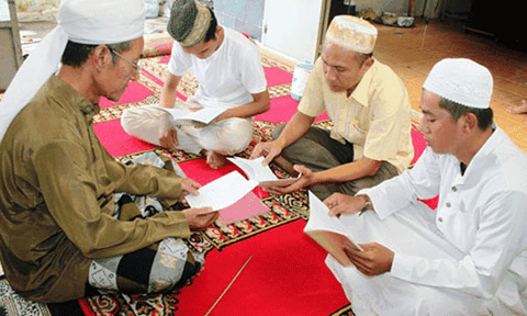 Ông Moha Mách: 9 năm dạy chữ Chăm không lương