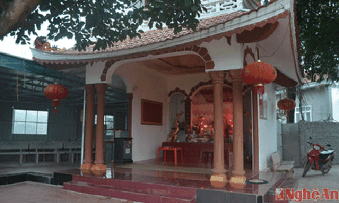 Ông lão lang thang được xây miếu thờ