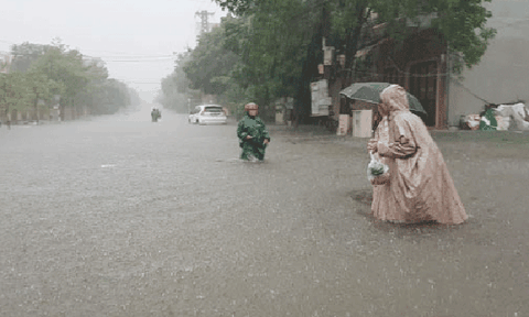 Quảng Bình: Lượng mưa lên đến 770mm, lũ lớn làm 5 người chết