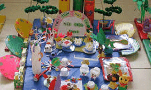 Gần 40 học sinh ngộ độc nghi do đồ chơi nhựa “quả bươm hôi”