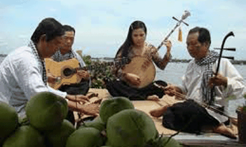 Mang đờn ca tài tử đến với Chợ nổi Cái Răng