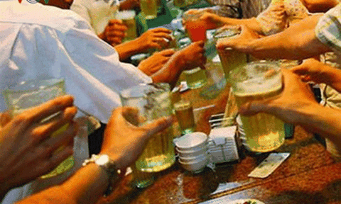 Người Việt nhất thế giới về uống rượu bia: Gia tăng bệnh tật