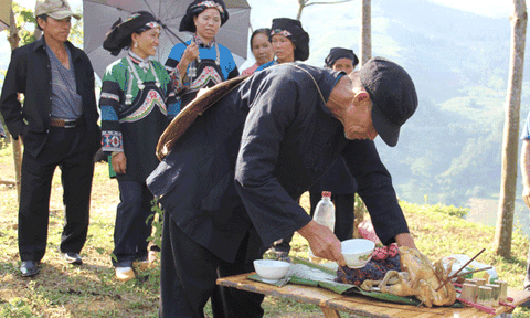 Giữ “hồn” dân tộc Bố Y