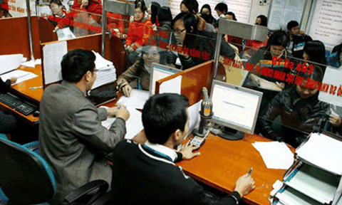 Công chức “sáng cắp ô đi, tối cắp ô về” cản trở năng suất lao động