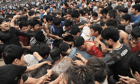 Văn hóa ứng xử trong lễ hội đang cần báo động