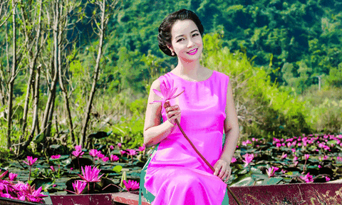 Mai Thu Huyền khoe nhan sắc tinh khiết  ở tuổi tứ tuần 