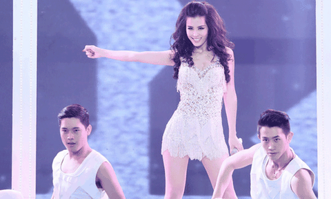 Ca khúc “hot”, “hit”: Chưa kịp nghe đã chết 