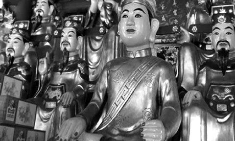 Đi tìm sự tích Thánh ông Hoàng Mười