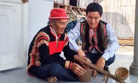 Âm vang tiếng đàn Goong
