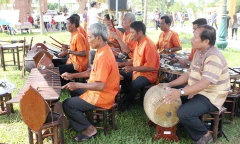 Khám phá nét văn hóa đồng bào dân tộc Khmer Nam Bộ tại “Làng”