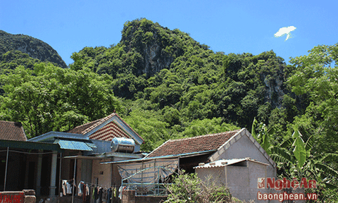 Kỳ bí hang cổng trời ở lèn Rỏi