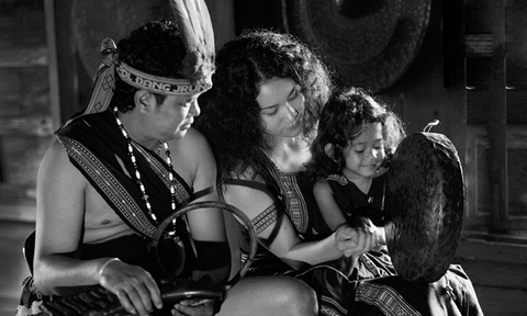 Trăn trở bản sắc lễ hội truyền thống