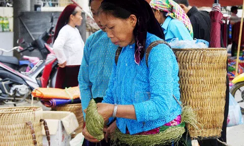 Quẩy tấu – vật bất ly thân của đồng bào Mông