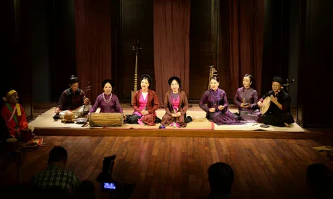 “Chuyện nhạc phố cổ-Tiếng đàn Tơ”