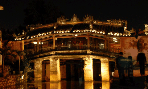 Chùa Cầu – Đẹp từ câu chuyện lịch sử đến nét đẹp về kiến trúc