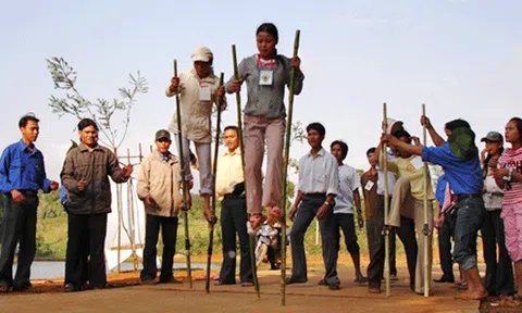  Đi cà kheo - Nét đẹp văn hóa ở Pờ Ê 