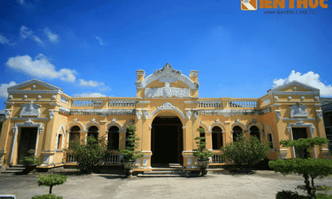 Khám phá ngôi nhà cổ đẹp nhất xứ Nam Kỳ còn nguyên vẹn đến ngày nay