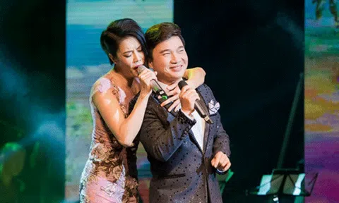  Thu Phương tháo giày để đứng đẹp đôi với Quang Linh