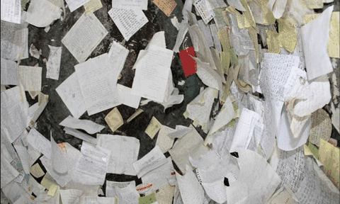 Hành động không đẹp của giới trẻ