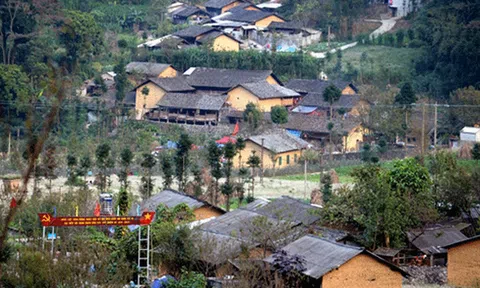  Độc đáo kiến trúc nhà trình tường của người Mông 