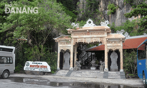 Di tích Ngũ Hành Sơn bị xâm hại 