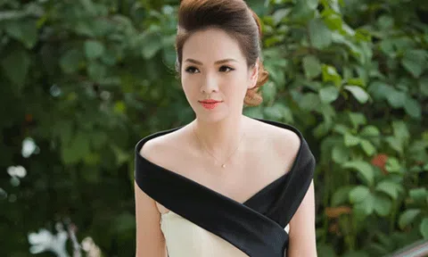  'Gái hai con' Đan Lê khoe khéo bờ vai nuột nà