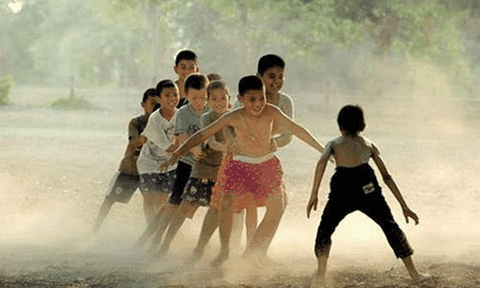 Trở về tuổi thơ qua những trò chơi dân gian