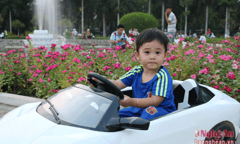 Hài hước clip cậu bé 'khóc khi nghe giọng Nghệ' hot trên cộng đồng mạng