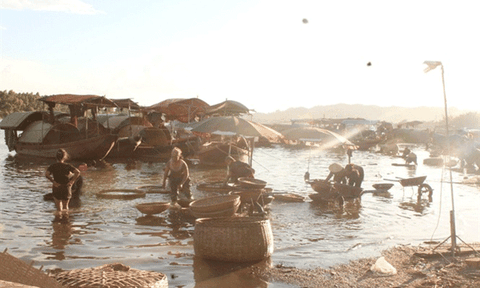 Làng nghề hơn 300 năm sống bằng nghề cào hến sông La  