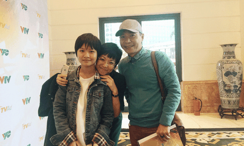  Thảo Vân hội ngộ với con riêng và bạn gái mới của Công Lý