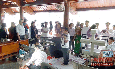 Cứu di sản Hán - Nôm bằng 'số hóa'