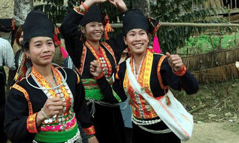 Lễ ăn hỏi của người Khơ Mú