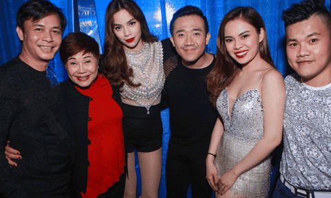 Đại gia Chu Đăng Khoa tháp tùng Hà Hồ đi diễn ở Mỹ