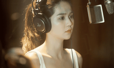 Ngọc Trinh lồng tiếng cho phim 'Đấu trường âm nhạc'