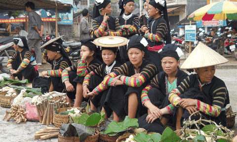 Sắc màu chợ phiên Tổng Cọt