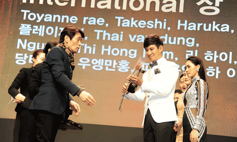  Lý Hải bức xúc khi bị dè bỉu là nhận giải thưởng 'ao làng'