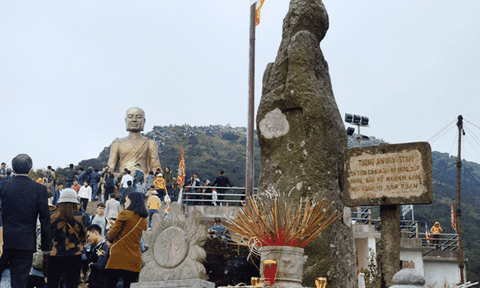 Thu phí tham quan Yên Tử: Quảng Ninh có 'tham bát bỏ mâm?'