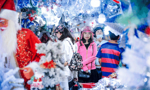 Thiên đường đồ trang trí Giáng Sinh 2016 làm lung linh Sài Gòn