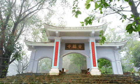 Khám phá vẻ đẹp chùa Hương Tích Hà Tĩnh